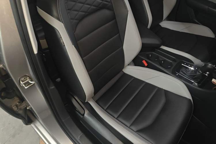 Used Volkswagen Bora 2023 300TSI DSG Prestige Edition Right Front Seat