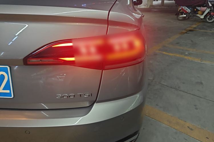 Used Volkswagen Bora 2023 300TSI DSG Prestige Edition Right Rear Taillight