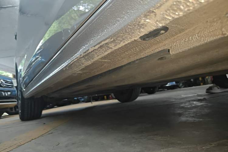 Used Volkswagen Bora 2023 300TSI DSG Prestige Edition Right Side Sill