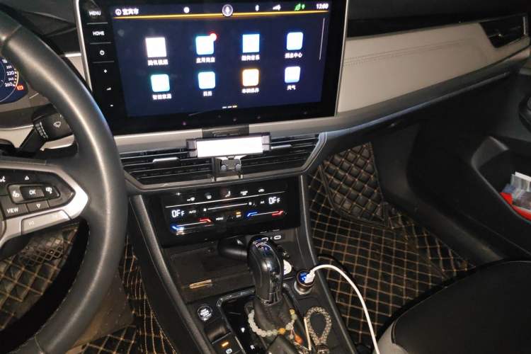 Used Volkswagen Bora 2023 280TSI DSG Prestige Edition Audio And AC Panel