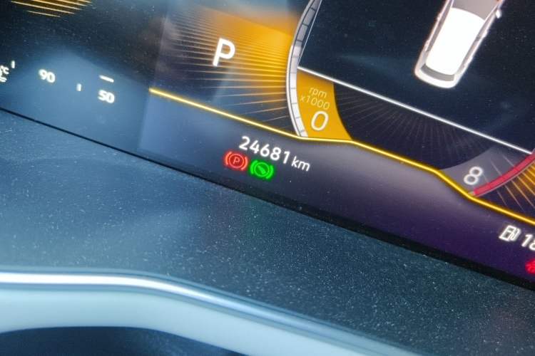 Used Volkswagen Bora 2023 200TSI DSG Comfort Edition Odometer Close Up