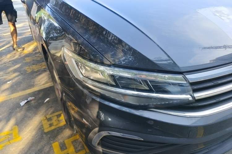 Used Volkswagen Bora 2023 200TSI DSG Comfort Edition Right Front Headlight