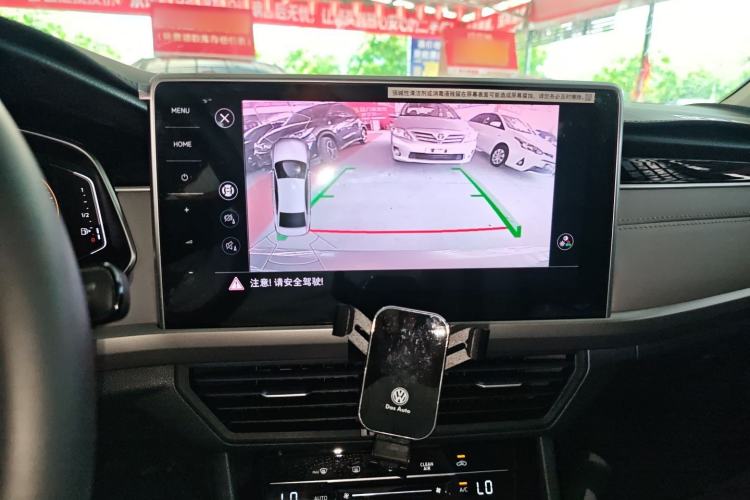 Used Volkswagen Bora 2023 300TSI DSG Prestige Edition Audio And AC Panel
