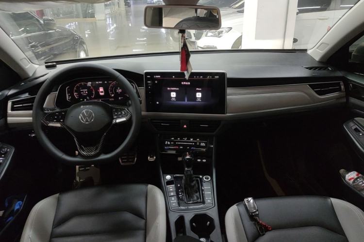 Used Volkswagen Bora 2023 280TSI DSG Prestige Edition Center Console