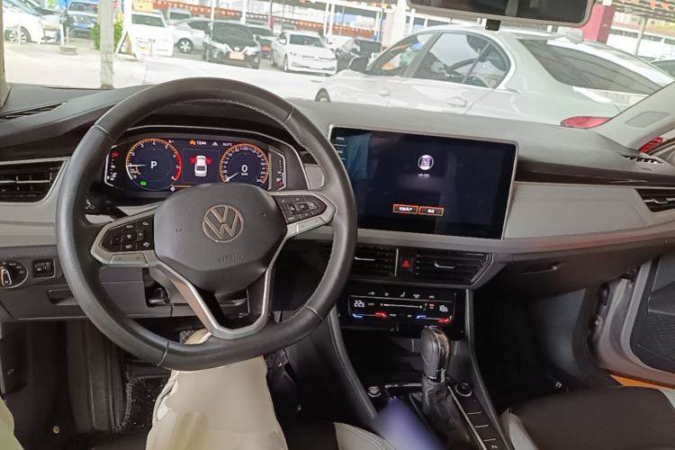 Used Volkswagen Bora 2023 300TSI DSG Prestige Edition Center Console