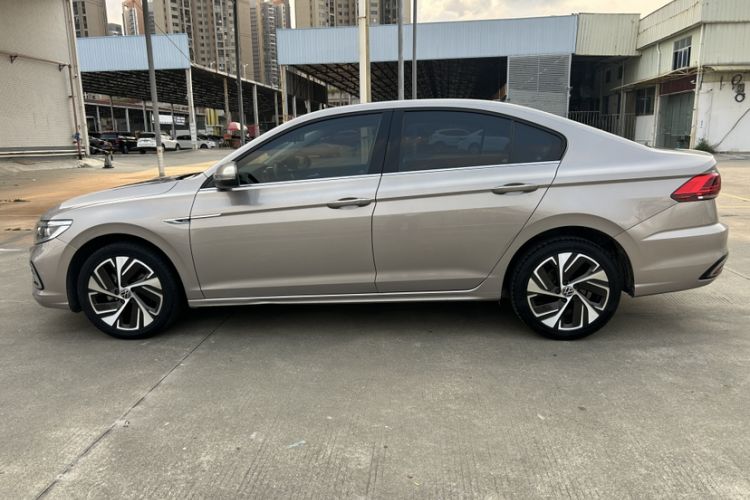 Used Volkswagen Bora 2023 300TSI DSG Prestige Edition Exterior 7
