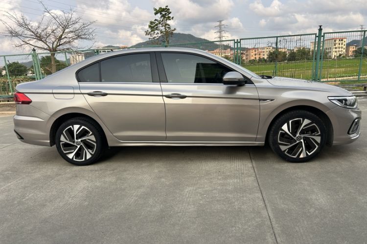 Used Volkswagen Bora 2023 300TSI DSG Prestige Edition Exterior 8