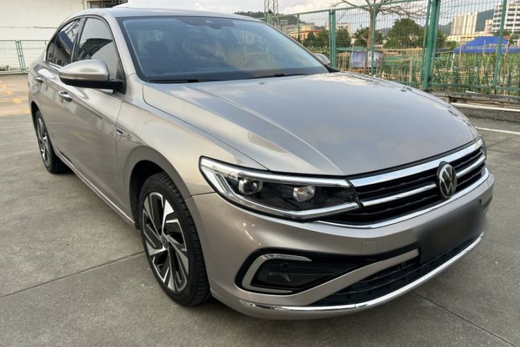 Used Volkswagen Bora 2023 300TSI DSG Prestige Edition Exterior 9