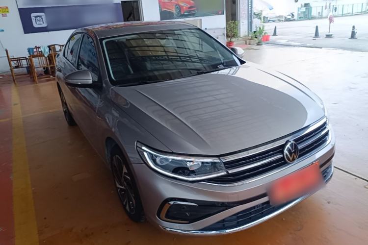 Used Volkswagen Bora 2023 300TSI DSG Prestige Edition Front Right 45 Deg