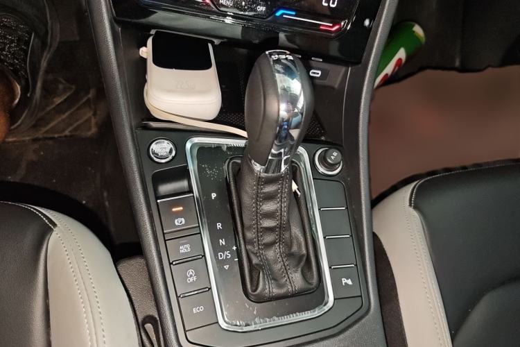 Used Volkswagen Bora 2023 300TSI DSG Prestige Edition Gear Lever