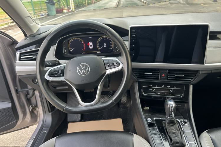 Used Volkswagen Bora 2023 300TSI DSG Prestige Edition Interior 4
