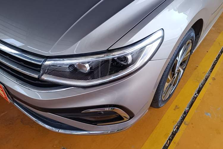 Used Volkswagen Bora 2023 300TSI DSG Prestige Edition Left Front Headlight