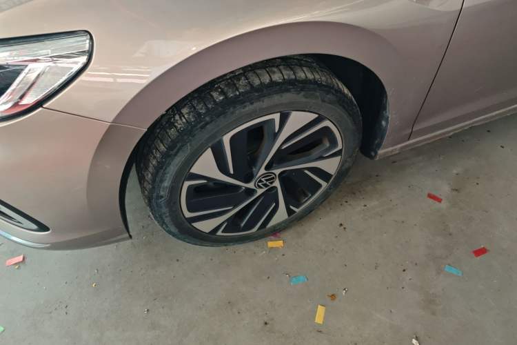 Used Volkswagen Bora 2023 300TSI DSG Prestige Edition Left Front Wheel Hub