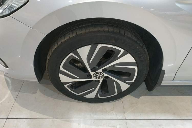 Used Volkswagen Bora 2023 200TSI DSG YueXing PRO Edition Left Front Wheel Hub