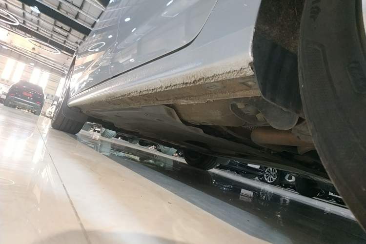Used Volkswagen Bora 2023 200TSI DSG YueXing PRO Edition Left Side Sill