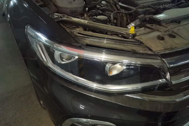 Used Volkswagen Bora 2023 200TSI DSG Smart Drive Version Right Front Headlight