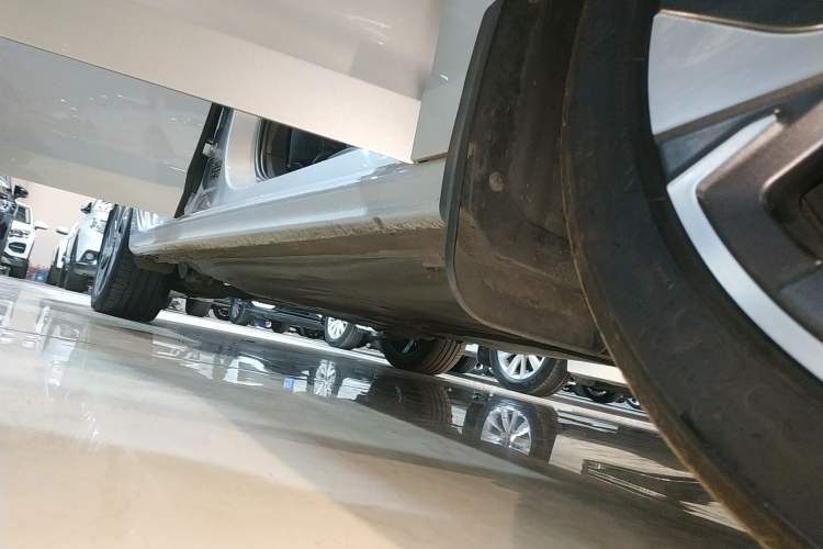 Used Volkswagen Bora 2023 200TSI DSG YueXing PRO Edition Right Side Sill