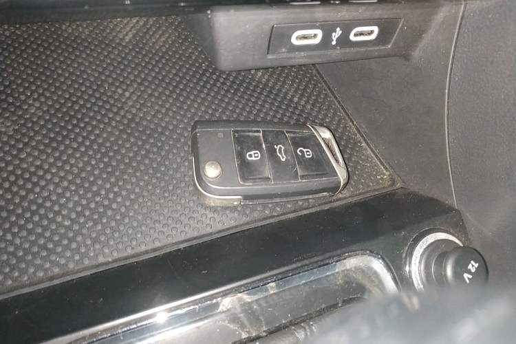 Used Volkswagen Bora 2023 200TSI DSG YueXing PRO Edition Vehicle Key
