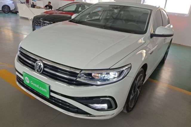 Ojetý Volkswagen Bora 2023 300TSI DSG Prestige Edition