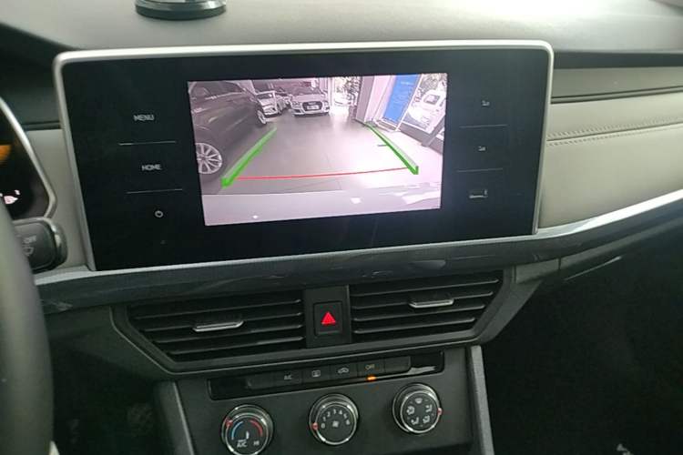 Used Volkswagen Bora 2023 200TSI DSG Comfort Edition Audio And AC Panel