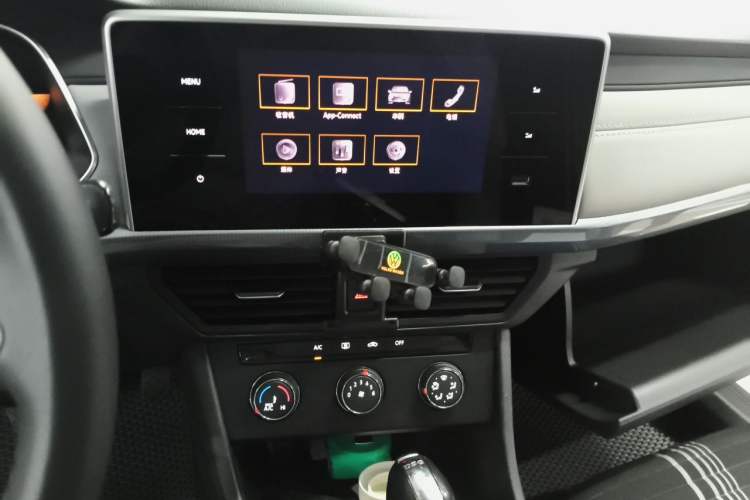 Used Volkswagen Bora 2023 200TSI DSG Comfort Edition Audio And AC Panel