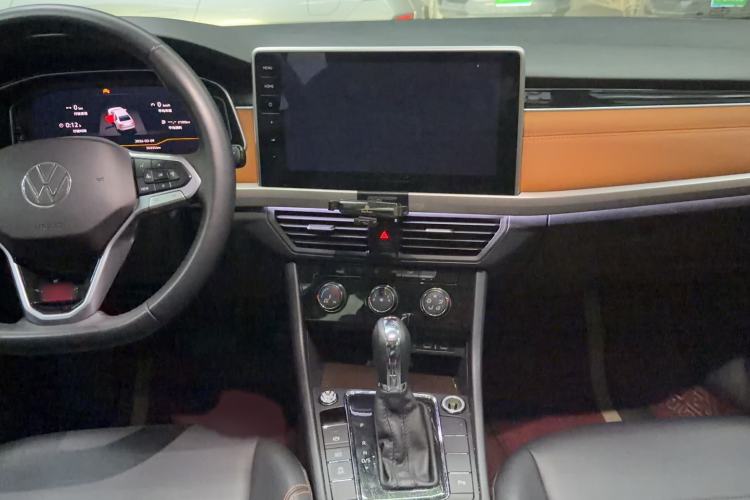 Used Volkswagen Bora 2023 200TSI DSG YueXing PRO Edition Audio And AC Panel