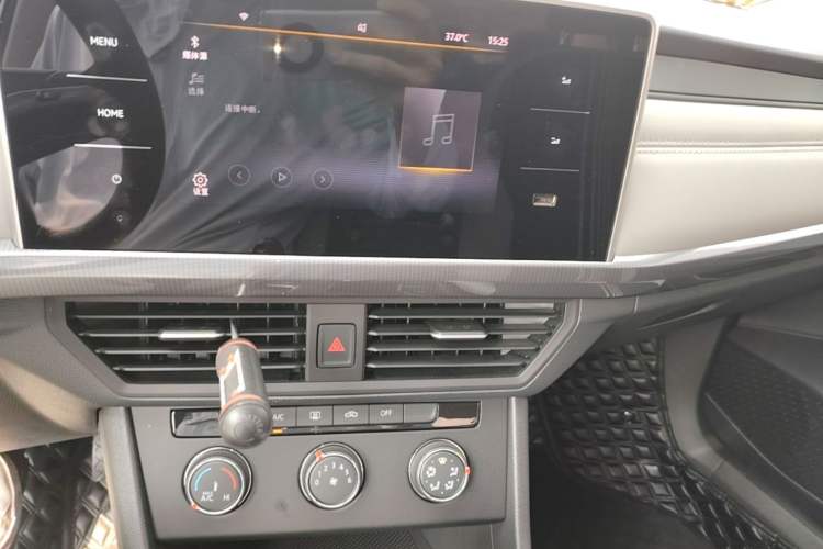 Used Volkswagen Bora 2023 1.5L Automatic Changer Limited Edition Audio And AC Panel