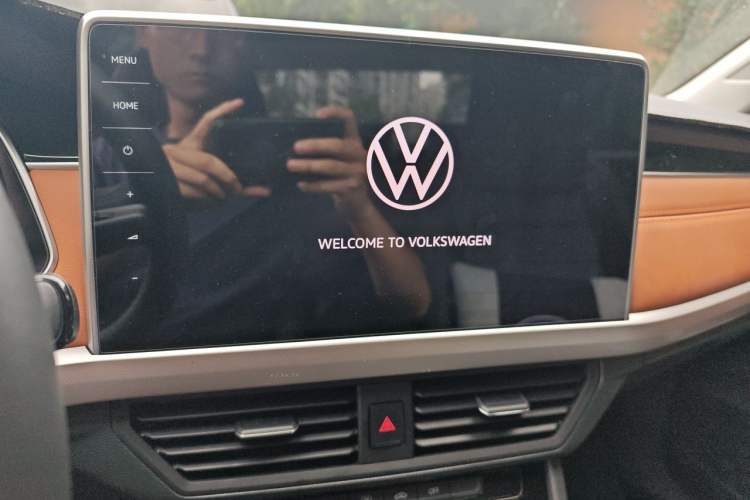 Used Volkswagen Bora 2023 200TSI DSG Smart Drive Version Audio And AC Panel