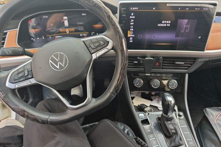 Used Volkswagen Bora 2023 200TSI DSG Enjoyment Edition Audio And AC Panel