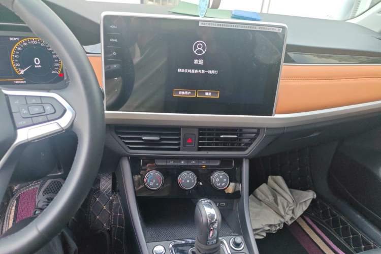 Used Volkswagen Bora 2023 200TSI DSG SmartDrive PRO Edition Audio And AC Panel