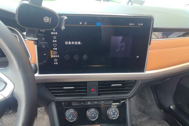 Used Volkswagen Bora 2023 200TSI DSG YueXing PRO Edition Audio And AC Panel