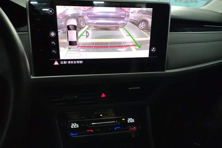 Used Volkswagen Bora 2023 300TSI DSG Prestige Edition Audio And AC Panel