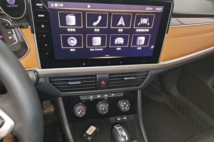 Used Volkswagen Bora 2023 200TSI DSG SmartDrive PRO Edition Audio And AC Panel
