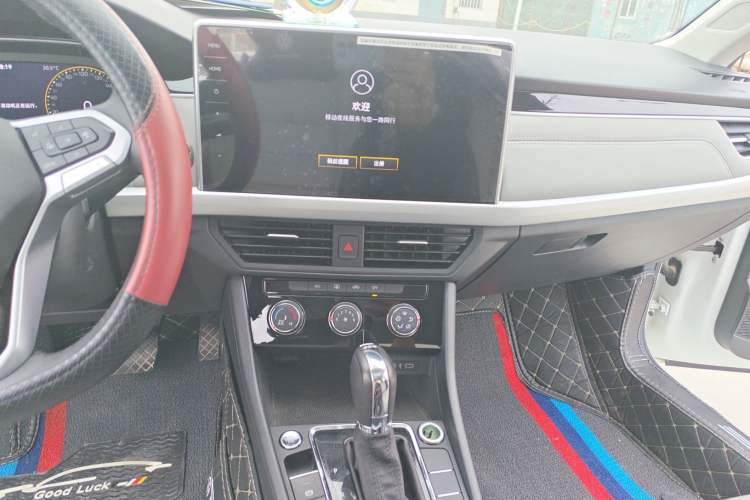 Used Volkswagen Bora 2023 200TSI DSG YueXing PRO Edition Audio And AC Panel