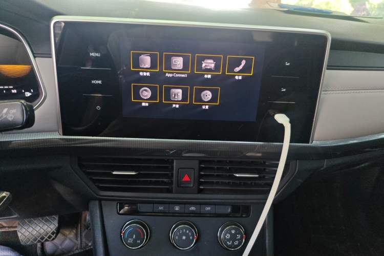 Used Volkswagen Bora 2023 200TSI DSG Comfort Edition Audio And AC Panel