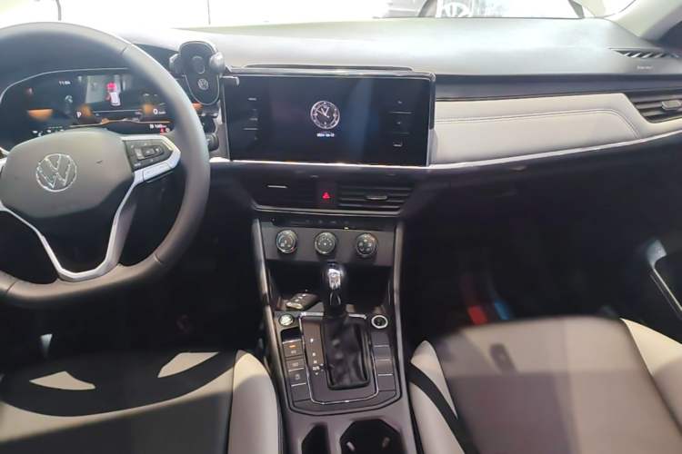 Used Volkswagen Bora 2023 1.5L Automatic Changer Limited Edition Audio And AC Panel