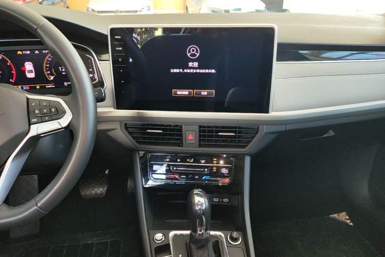 Used Volkswagen Bora 2023 300TSI DSG Prestige Edition Audio And AC Panel