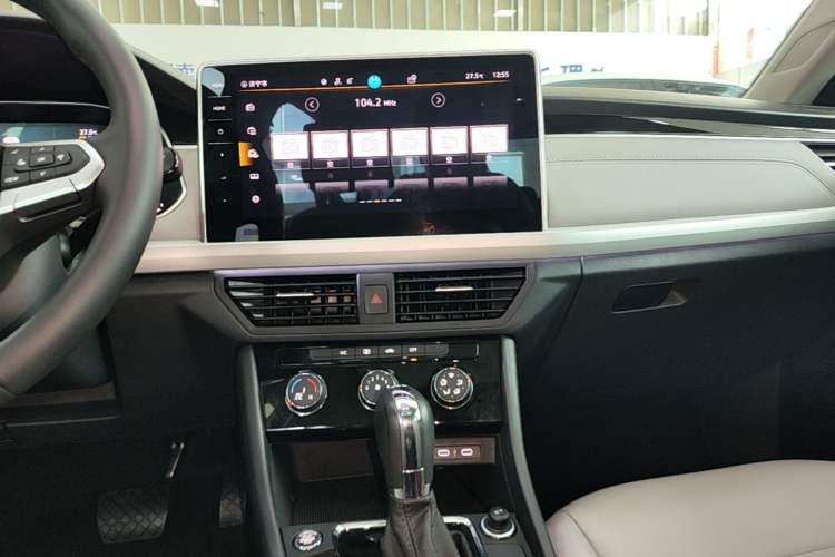 Used Volkswagen Bora 2023 280TSI DSG Comfort Edition Audio And AC Panel