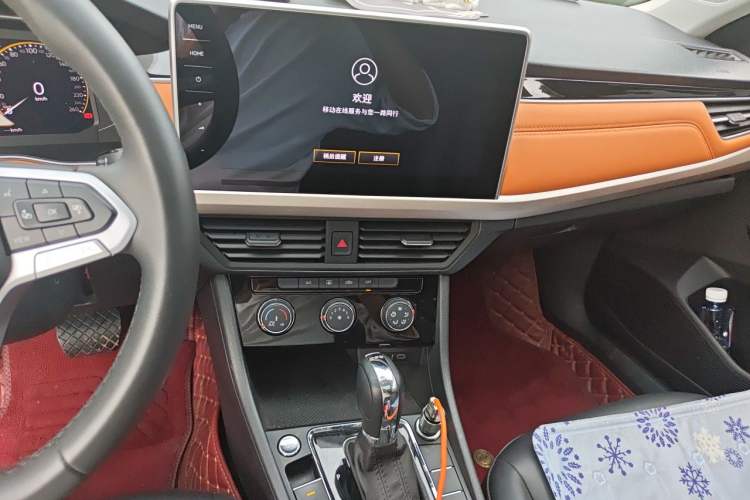 Used Volkswagen Bora 2023 200TSI DSG Smart Drive Version Audio And AC Panel