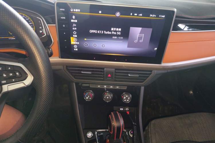 Used Volkswagen Bora 2023 200TSI DSG SmartDrive PRO Edition Audio And AC Panel
