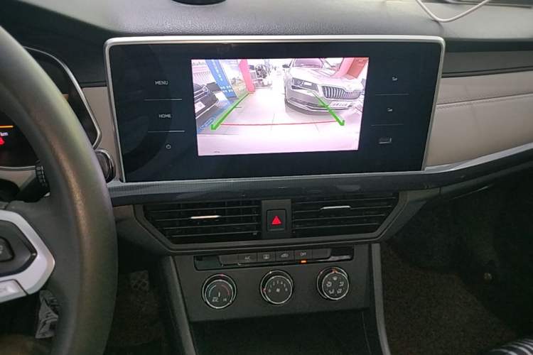 Used Volkswagen Bora 2023 200TSI DSG Comfort Edition Audio And AC Panel