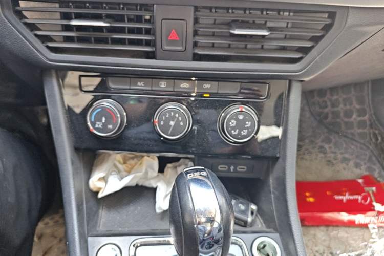 Used Volkswagen Bora 2023 200TSI DSG Enjoyment Edition Audio And AC Panel