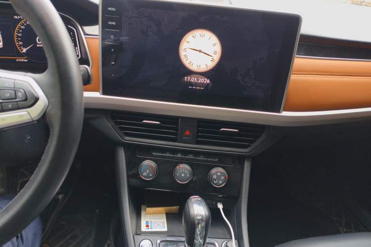Used Volkswagen Bora 2023 200TSI DSG YueXing PRO Edition Audio And AC Panel
