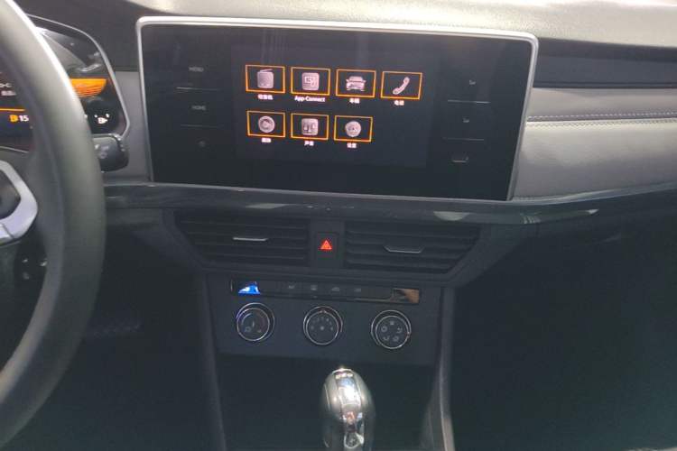 Used Volkswagen Bora 2023 200TSI DSG Comfort Edition Audio And AC Panel