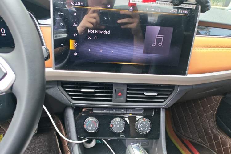 Used Volkswagen Bora 2023 200TSI DSG YueXing PRO Edition Audio And AC Panel