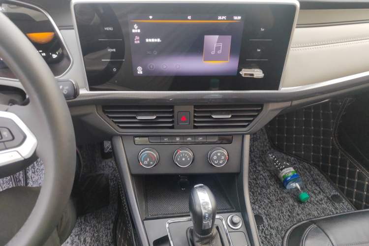 Used Volkswagen Bora 2023 1.5L Automatic Changer Limited Edition Audio And AC Panel