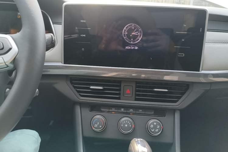 Used Volkswagen Bora 2023 200TSI DSG Comfort Edition Audio And AC Panel