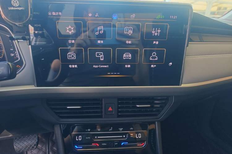 Used Volkswagen Bora 2023 300TSI DSG Prestige Edition Audio And AC Panel