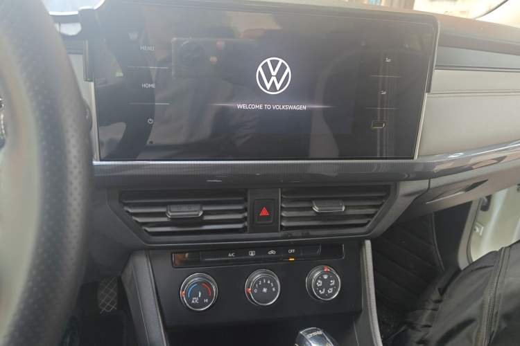 Used Volkswagen Bora 2023 200TSI DSG Comfort Edition Audio And AC Panel