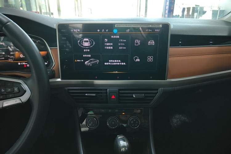 Used Volkswagen Bora 2023 200TSI DSG Smart Drive Version Audio And AC Panel